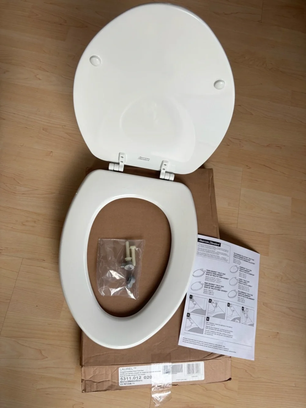 Brand New , American Standard Classic White Elongated Toilet Seat with Hardware